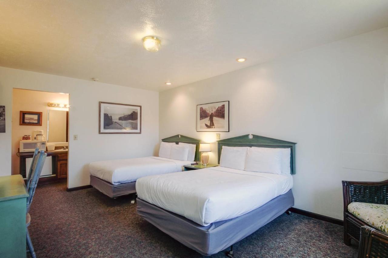 Simmer Motel Wamego Exterior photo